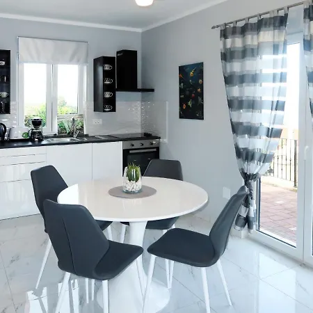 Alice Apartment