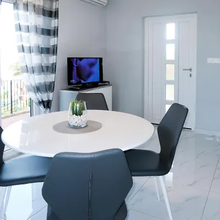 Apartment Alice Ravni
